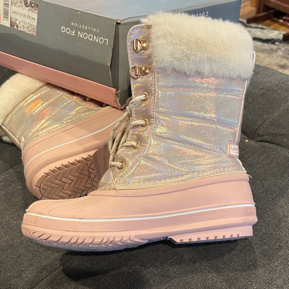 London Fog girls' iridescent snow boots size 3 - Picture 13 of 16